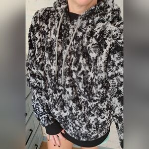 Athleta Tugga Sherpa Jacquard Fleece Hoodie, Black and White, Size Medium